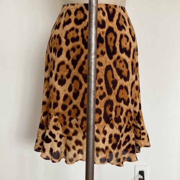Escada silk leopard print skirt, lined, marked size 34=size 2 - Picture 4 of 11
